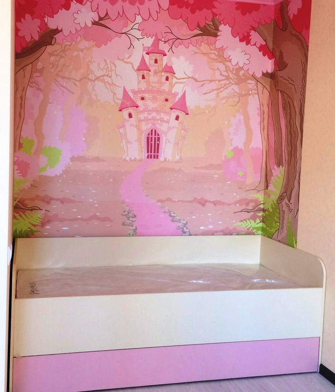 Детская мебель для девочки в розовом цвете