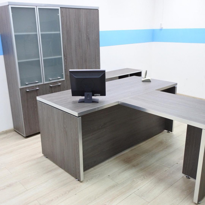 Офисный компьютерный стол на заказ по вашим размерам